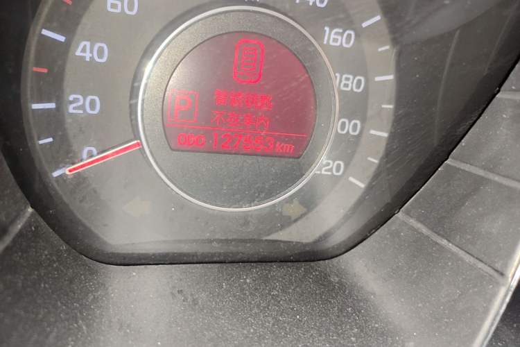 Used Kia K2 2012 Hatchback 1.6L AT Premium Odometer Close Up