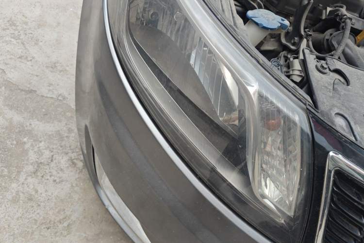 Used Kia K2 2012 Hatchback 1.4L Automatic Cool Edition Right Front Headlight