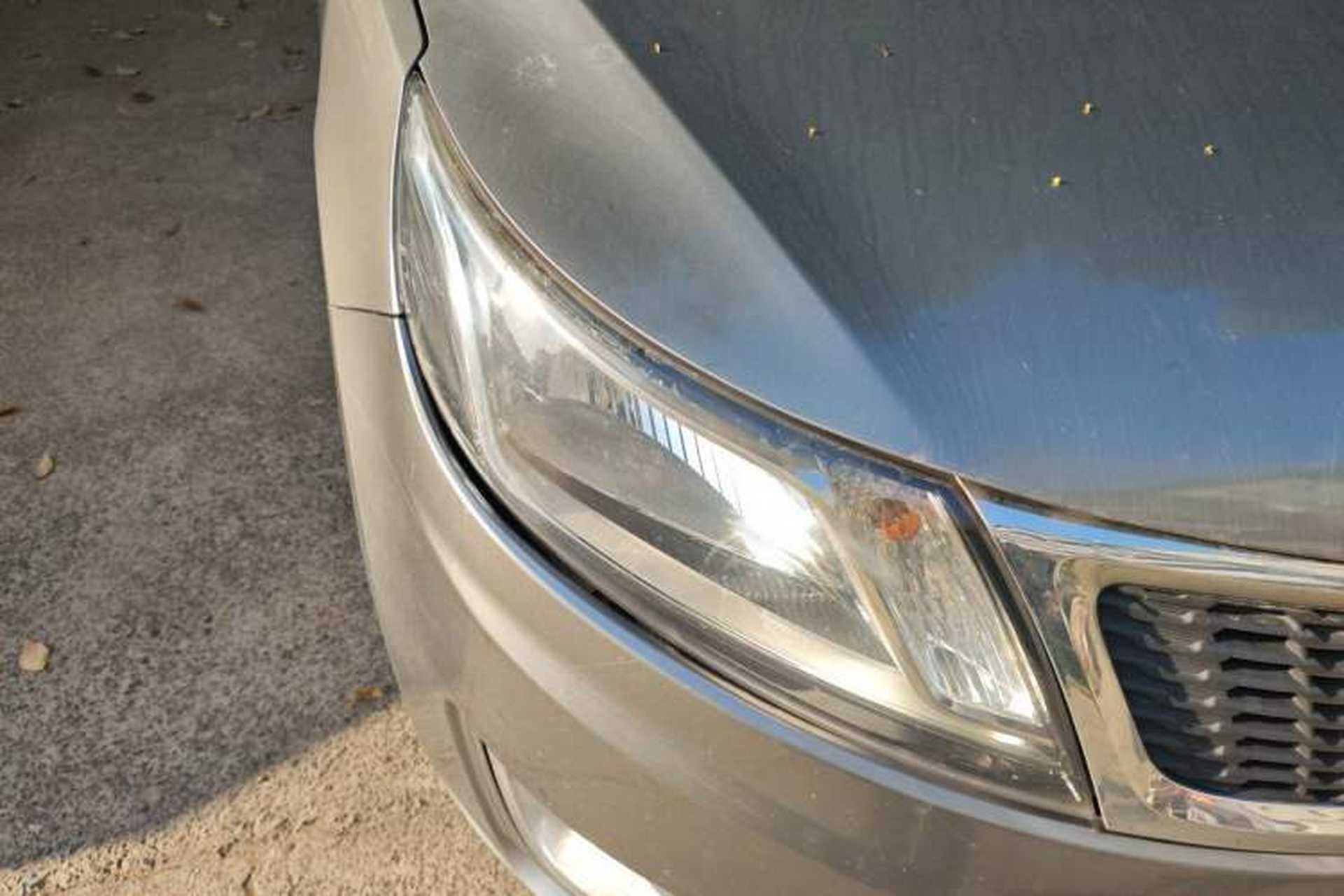 Used Kia K2 2012 Sedan 1.4L MT GLS Commemorative Edition Right Front Headlight