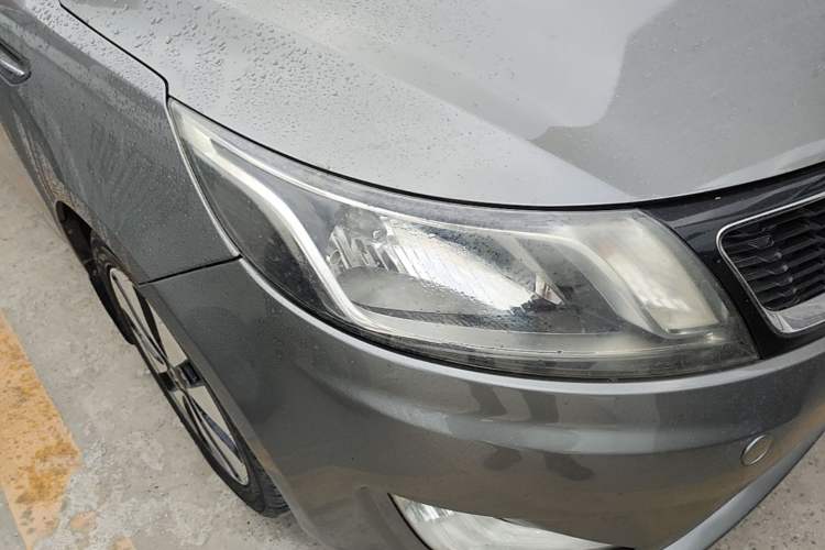Used Kia K2 2012 Hatchback 1.6L AT Premium Right Front Headlight