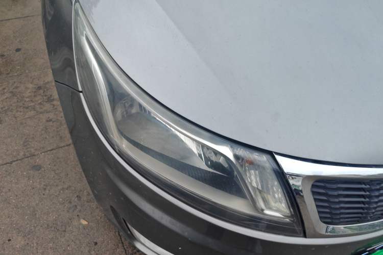 Used Kia K2 2012 Sedan 1.4L Automatic GLS Commemorative Edition Right Front Headlight