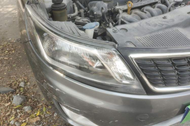 Used Kia K2 2012 Sedan 1.6L AT Premium ECO Right Front Headlight