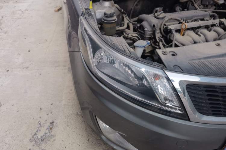 Used Kia K2 2012 Sedan 1.4L MT GLS Commemorative Edition Right Front Headlight