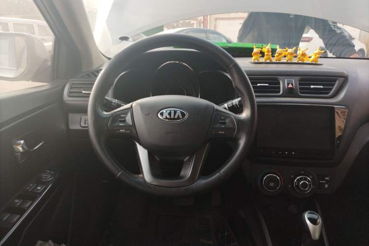 Used Kia K2 2012 Sedan 1.6L Automatic Transmission Premium Commemorative Edition Steering Wheel