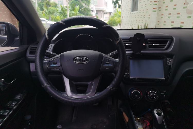 Used Kia K2 2012 Hatchback 1.6L AT Premium Steering Wheel