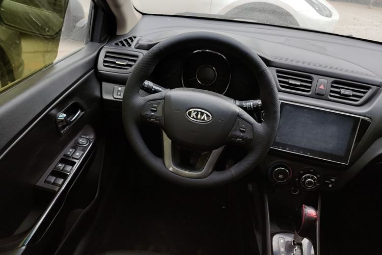 Used Kia K2 2012 Hatchback 1.6L AT Premium Steering Wheel
