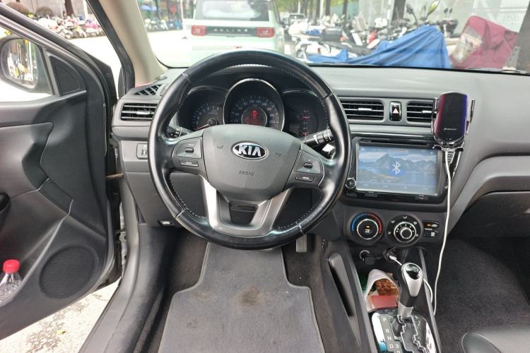 Used Kia K2 2012 Sedan 1.6L Automatic Transmission Premium Commemorative Edition Steering Wheel