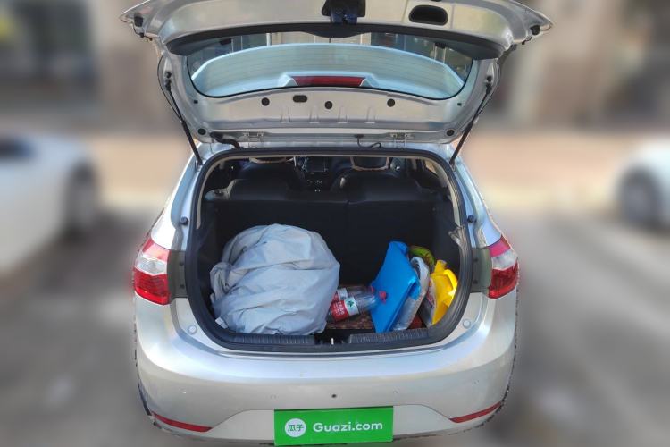 Used Kia K2 2012 Hatchback 1.6L AT Premium Commemorative Edition Trunk