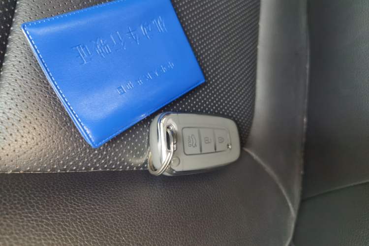 Used Kia K2 2012 Hatchback 1.6L AT Premium Vehicle Key