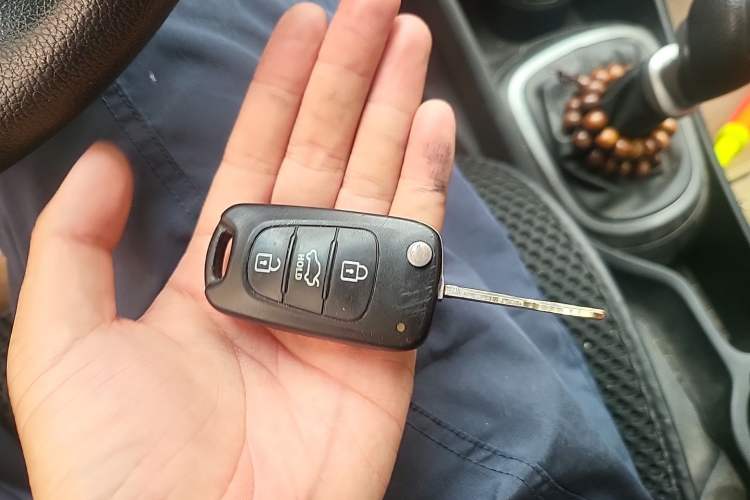 Used Kia K2 2012 Sedan 1.4L MT GL Commemorative Edition Vehicle Key