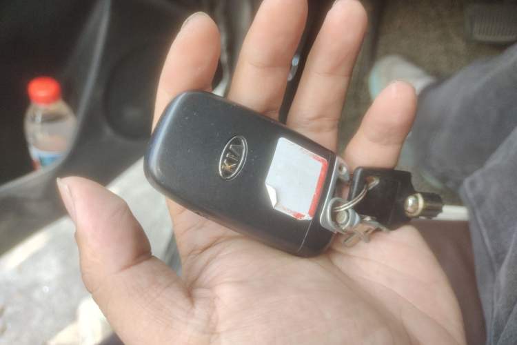 Used Kia K2 2012 Sedan 1.6L AT Premium ECO Vehicle Key