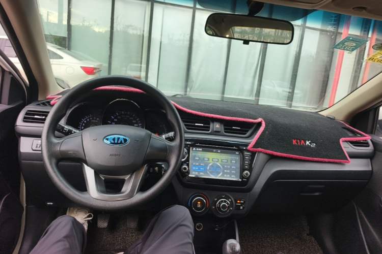 Used Kia K2 2012 Sedan 1.4L MT GLS Commemorative Edition Center Console
