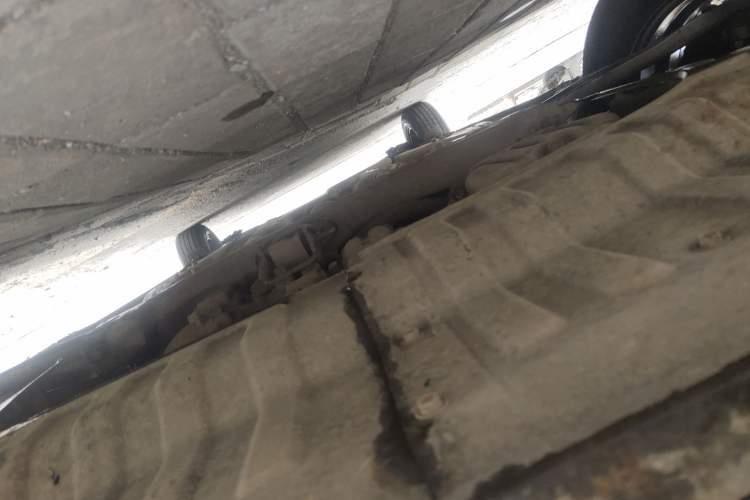 Used Kia K2 2012 Sedan 1.4L MT GLS Commemorative Edition Chassis Front