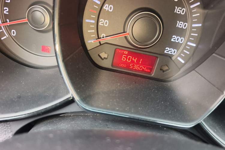 Used Kia K2 2012 Sedan 1.4L MT GLS Commemorative Edition Odometer Close Up