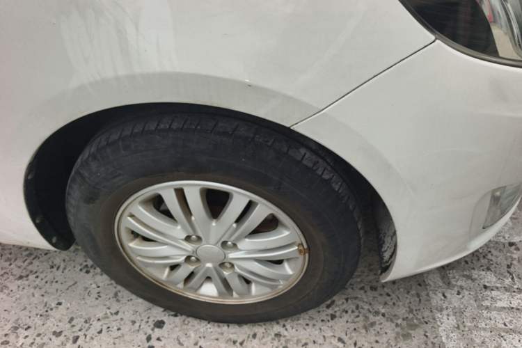 Used Kia K2 2012 Sedan 1.4L MT GLS Commemorative Edition Right Front Wheel Hub