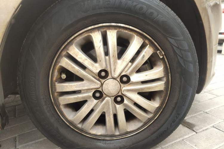 Used Kia K2 2012 Sedan 1.4L MT GLS Commemorative Edition Right Front Wheel Hub