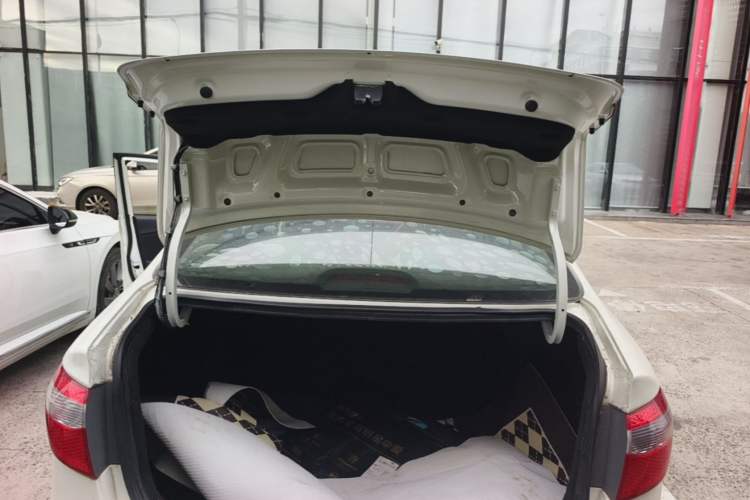 Used Kia K2 2012 Sedan 1.4L MT GLS Commemorative Edition Trunk