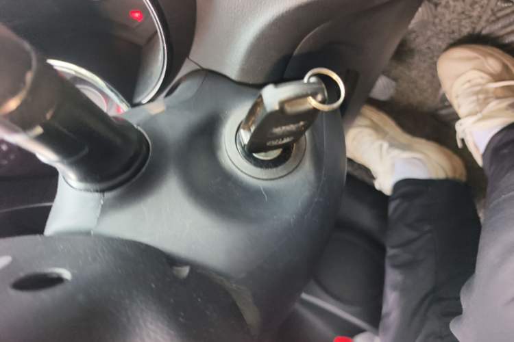 Used Kia K2 2012 Sedan 1.4L MT GLS Commemorative Edition Vehicle Key