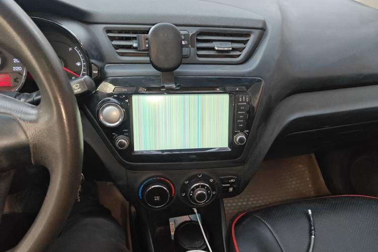 Used Kia K2 2012 Sedan 1.4L MT GLS Commemorative Edition Audio And AC Panel