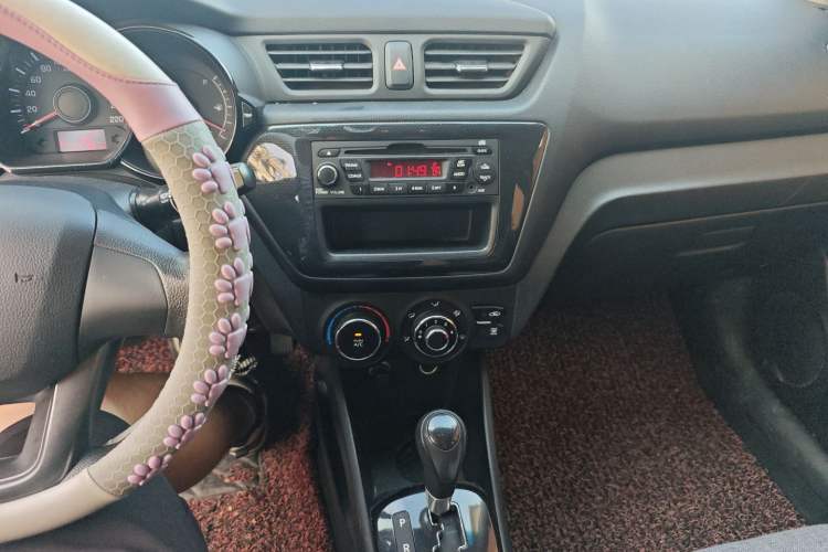 Used Kia K2 2012 Hatchback 1.4L Automatic Cool Edition Audio And AC Panel
