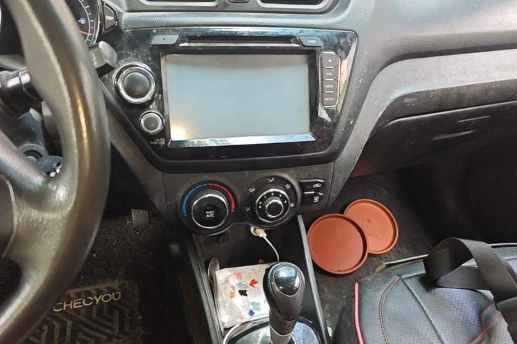Used Kia K2 2012 Hatchback 1.4L Automatic Cool Edition Audio And AC Panel