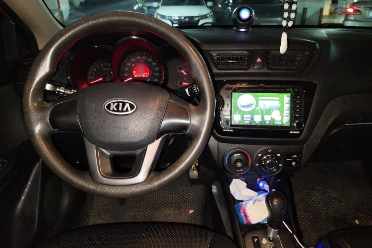 Used Kia K2 2012 Sedan 1.4L AT TOP Anniversary Edition Center Console