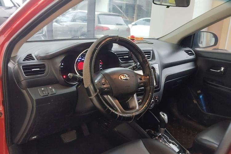 Used Kia K2 2012 Sedan 1.6L Automatic Transmission Premium Commemorative Edition Center Console