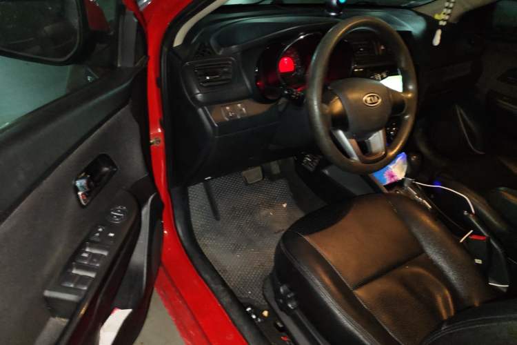 Used Kia K2 2012 Sedan 1.4L AT TOP Anniversary Edition Driver Seat