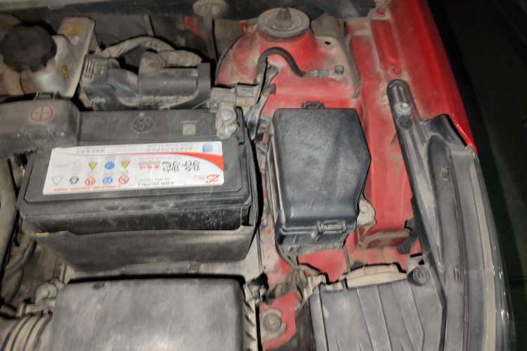Used Kia K2 2012 Sedan 1.4L AT TOP Anniversary Edition Engine Bay Left