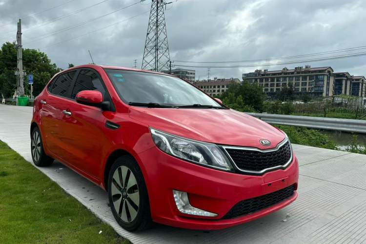 Used Kia K2 2012 Hatchback 1.6L AT Premium Commemorative Edition Front Right 45 Deg