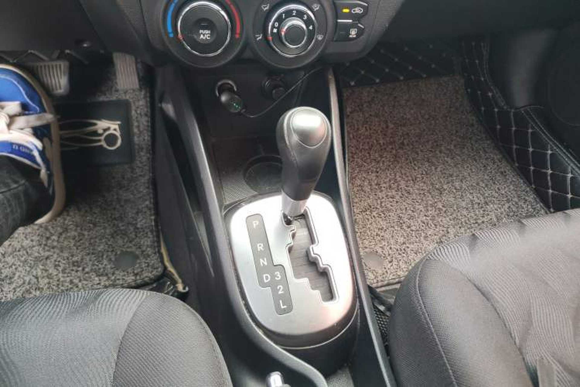 Used Kia K2 2012 Sedan 1.4L Automatic GLS Commemorative Edition Gear Lever