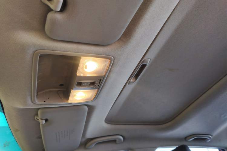 Used Kia K2 2012 Hatchback 1.6L AT Premium Commemorative Edition Headliner