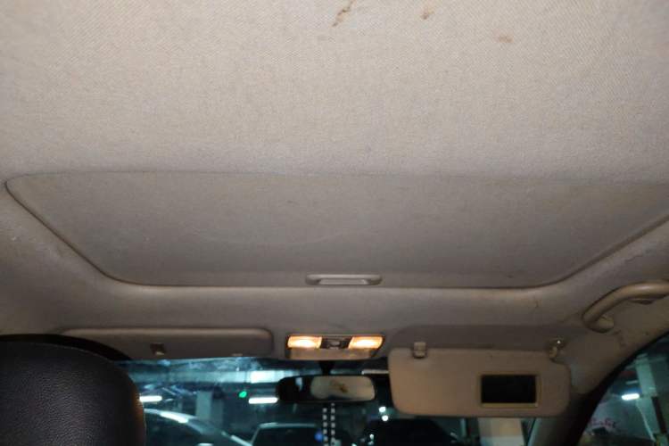 Used Kia K2 2012 Sedan 1.4L AT TOP Anniversary Edition Headliner