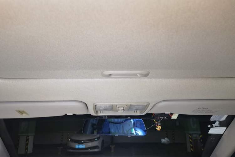 Used Kia K2 2012 Sedan 1.6L Automatic Transmission Premium Commemorative Edition Headliner
