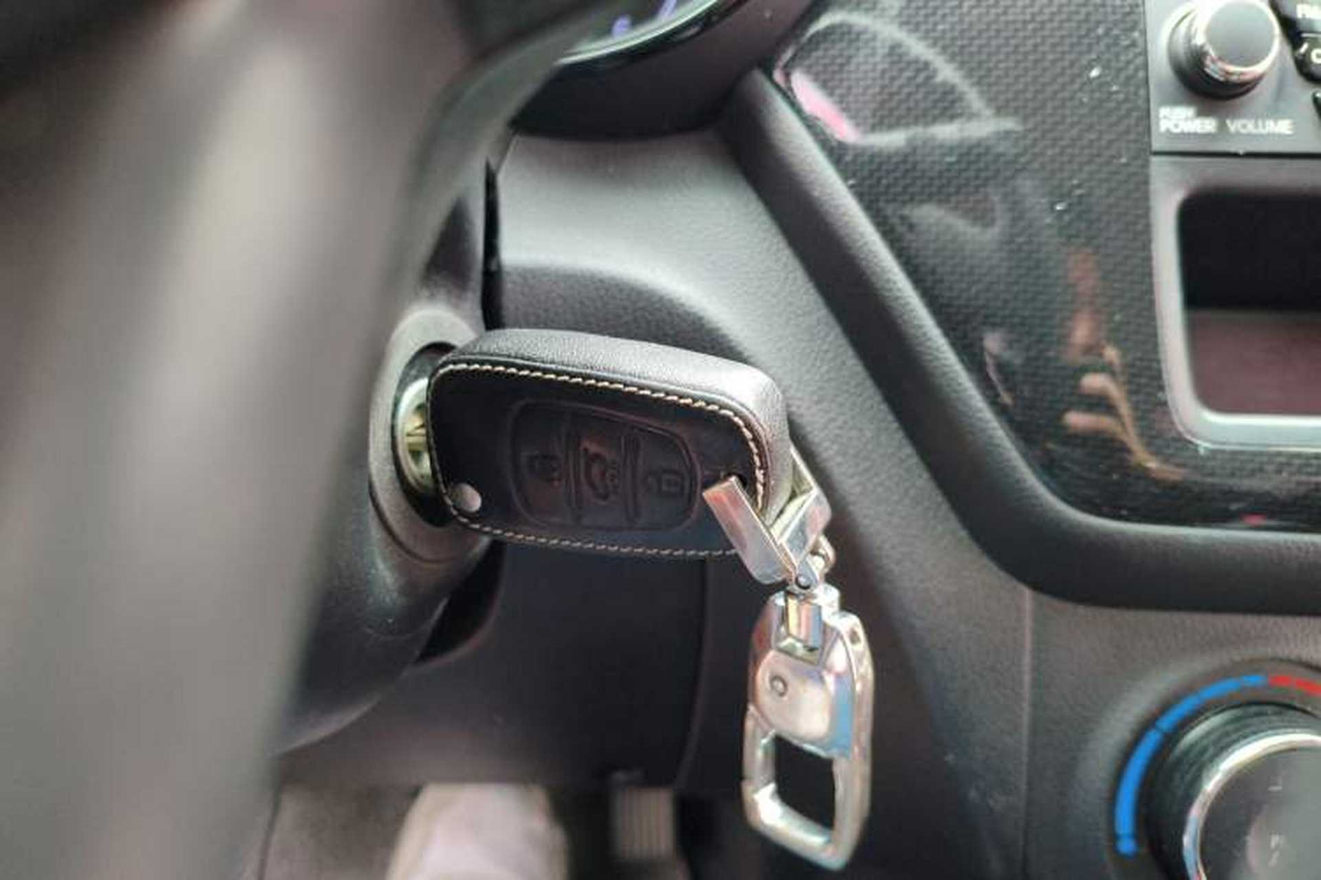 Used Kia K2 2012 Hatchback 1.4L MT Cool Edition Commemorative Model Interior 1
