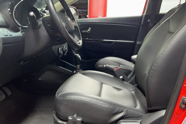 Used Kia K2 2012 Sedan 1.6L Automatic Transmission Premium Commemorative Edition Interior 2
