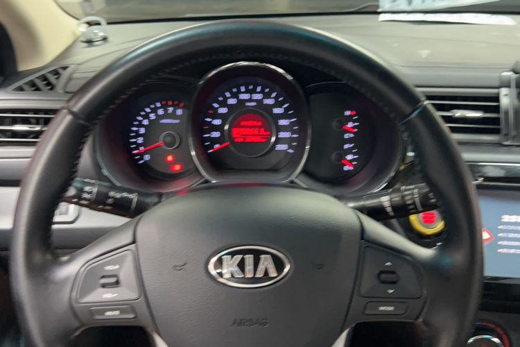 Used Kia K2 2012 Sedan 1.6L Automatic Transmission Premium Commemorative Edition Interior 5