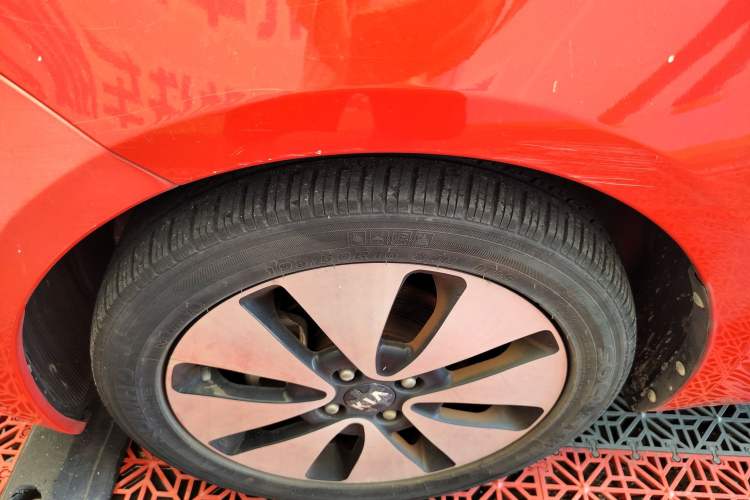 Used Kia K2 2012 Hatchback 1.6L AT Premium Commemorative Edition Left Front Wheel Hub