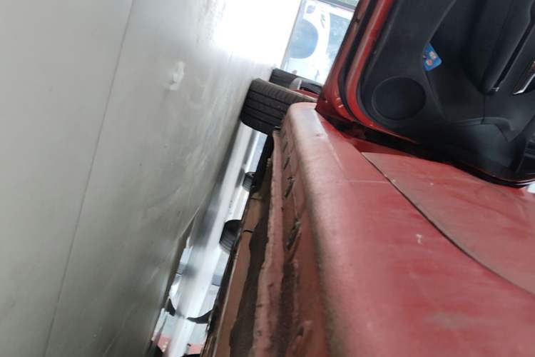 Used Kia K2 2012 Sedan 1.6L Automatic Transmission Premium Commemorative Edition Left Side Sill