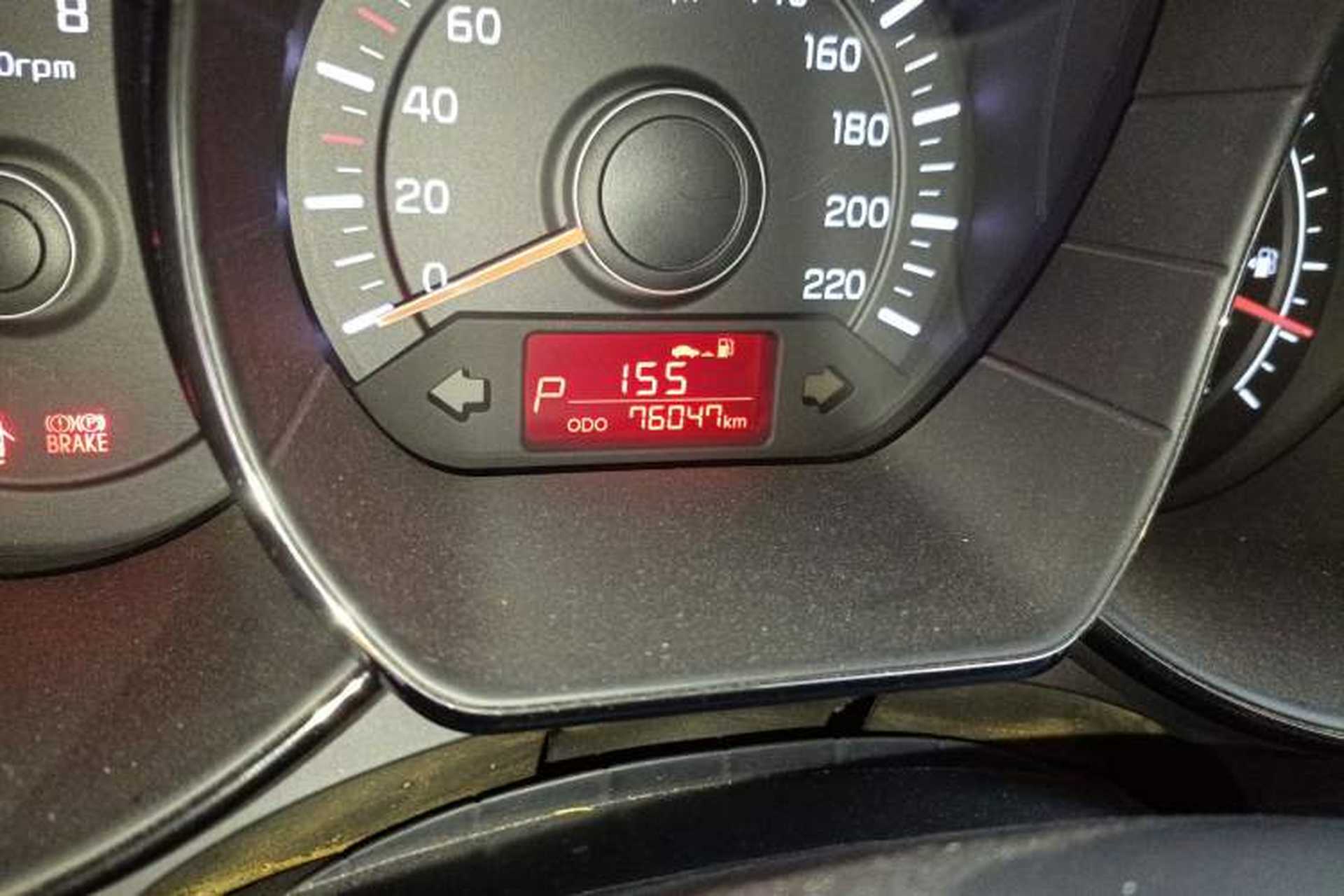 Used Kia K2 2012 Hatchback 1.4L Automatic Cool Edition Odometer Close Up