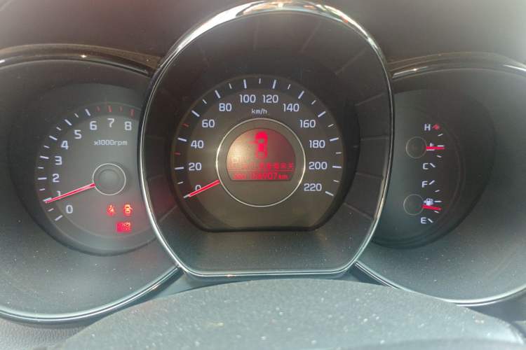 Used Kia K2 2012 Sedan 1.6L Automatic Transmission Premium ECO Commemorative Edition Odometer Close Up