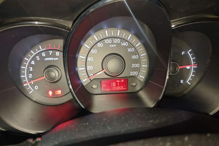 Used Kia K2 2012 Hatchback 1.4L Automatic Cool Edition Odometer Close Up