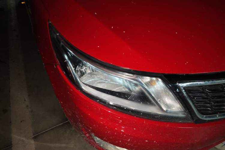 Used Kia K2 2012 Sedan 1.4L AT TOP Anniversary Edition Right Front Headlight
