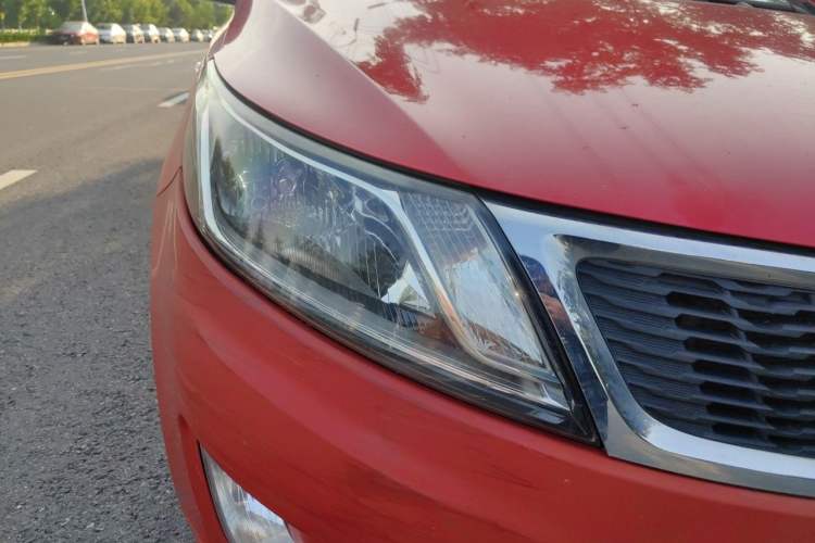 Used Kia K2 2012 Sedan 1.4L MT GLS Commemorative Edition Right Front Headlight
