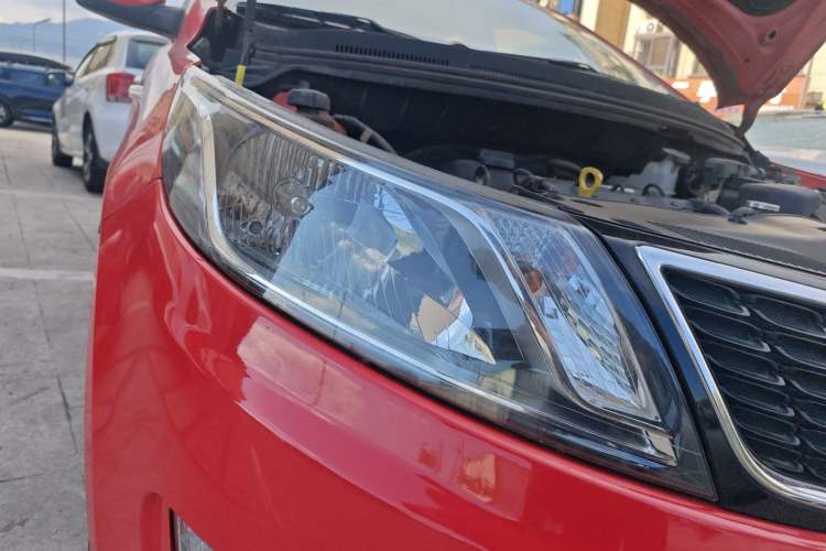 Used Kia K2 2012 Hatchback 1.4L Automatic Cool Edition Right Front Headlight