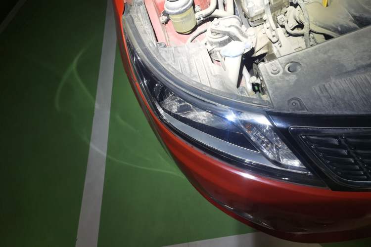 Used Kia K2 2012 Sedan 1.6L Automatic Transmission Premium Commemorative Edition Right Front Headlight