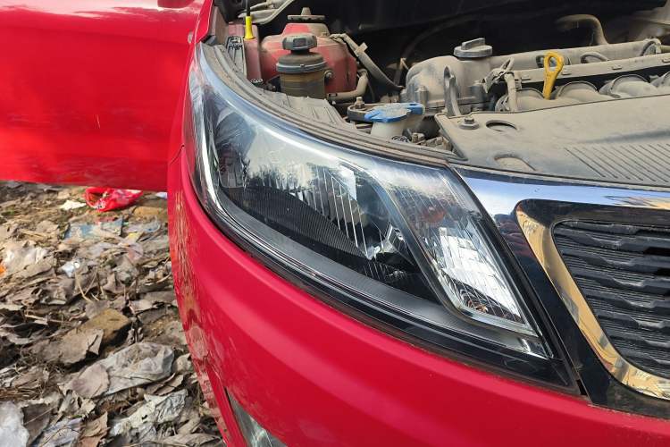 Used Kia K2 2012 Sedan 1.4L MT GLS Commemorative Edition Right Front Headlight