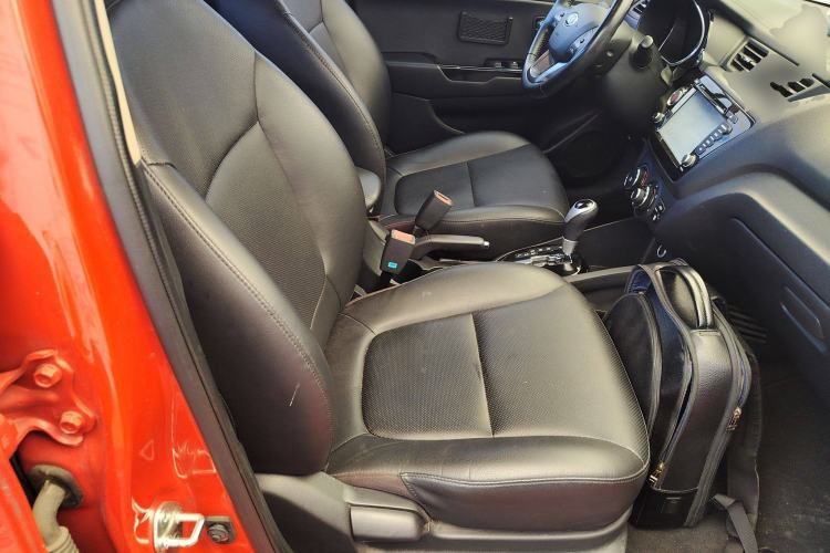 Used Kia K2 2012 Hatchback 1.6L AT Premium Commemorative Edition Right Front Seat