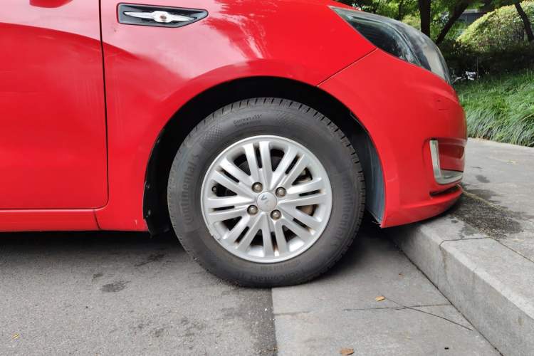 Used Kia K2 2012 Hatchback 1.4L Automatic Cool Edition Right Front Wheel Hub
