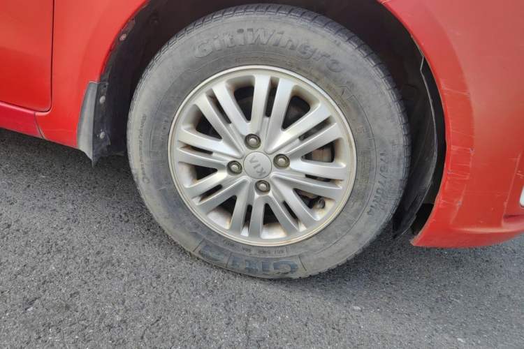 Used Kia K2 2012 Sedan 1.4L MT GLS Commemorative Edition Right Front Wheel Hub